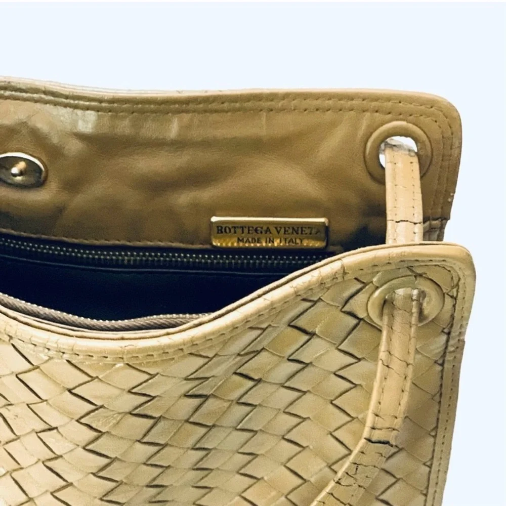 BOTTEGA VENETA Authentic Vintage Leather Intrecciato Weave Bag, Acorn Color